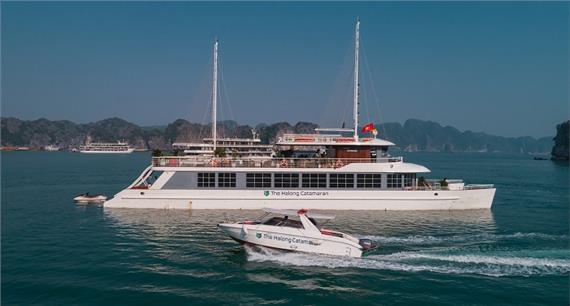 Du lịch Hạ Long 1 ngày trên du thuyền Catamaran 